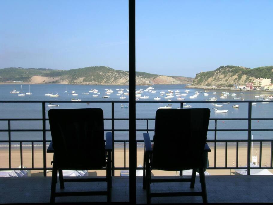 Apartamento Em Frente A Praia São Martinho do Porto Exterior foto