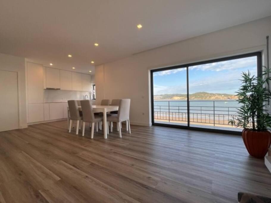 Apartamento Em Frente A Praia São Martinho do Porto Exterior foto