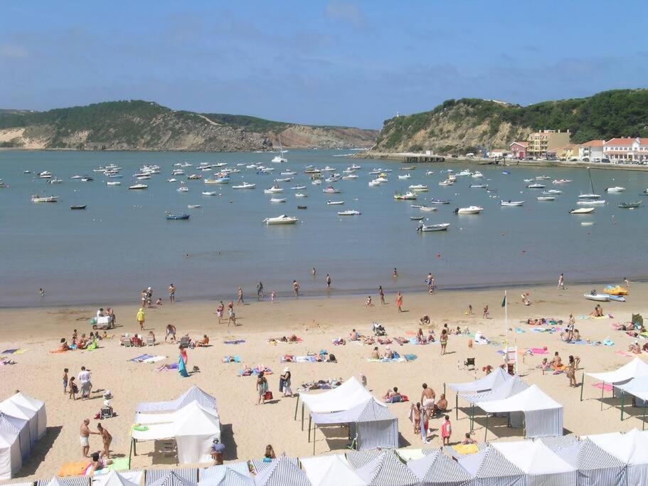 Apartamento Em Frente A Praia São Martinho do Porto Exterior foto