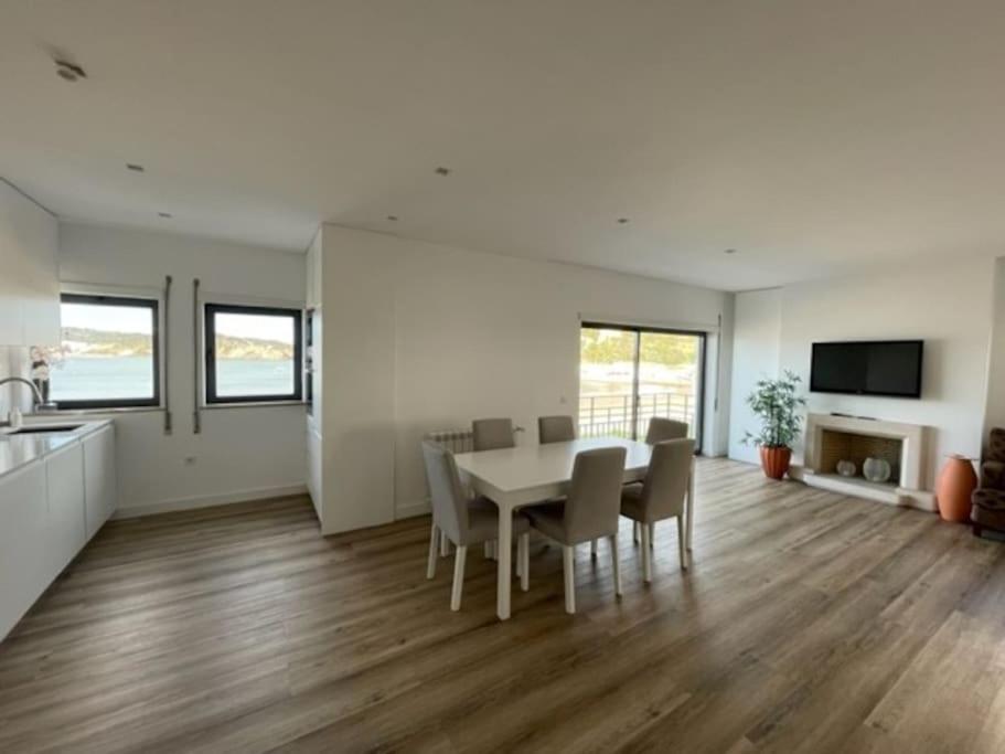Apartamento Em Frente A Praia São Martinho do Porto Exterior foto