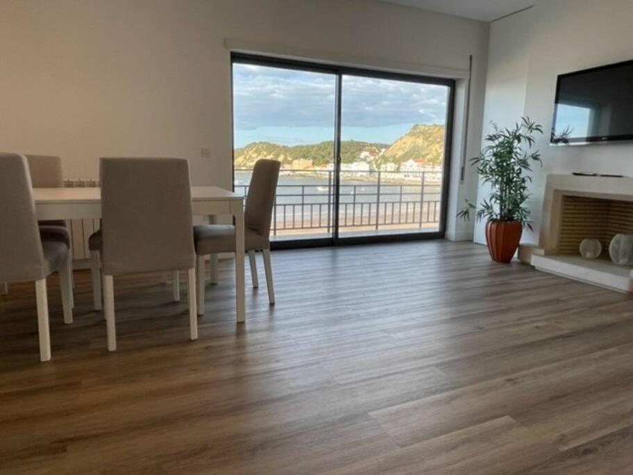Apartamento Em Frente A Praia São Martinho do Porto Exterior foto